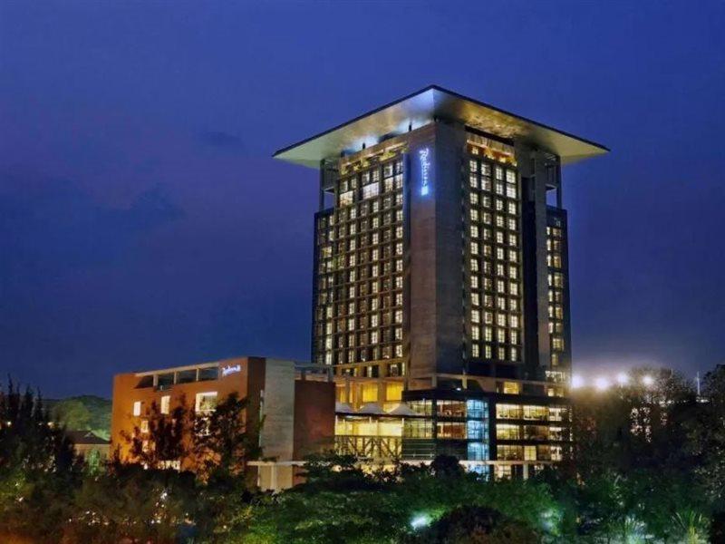 Radisson Blu Chattogram Bay View Chittagong Exterior photo