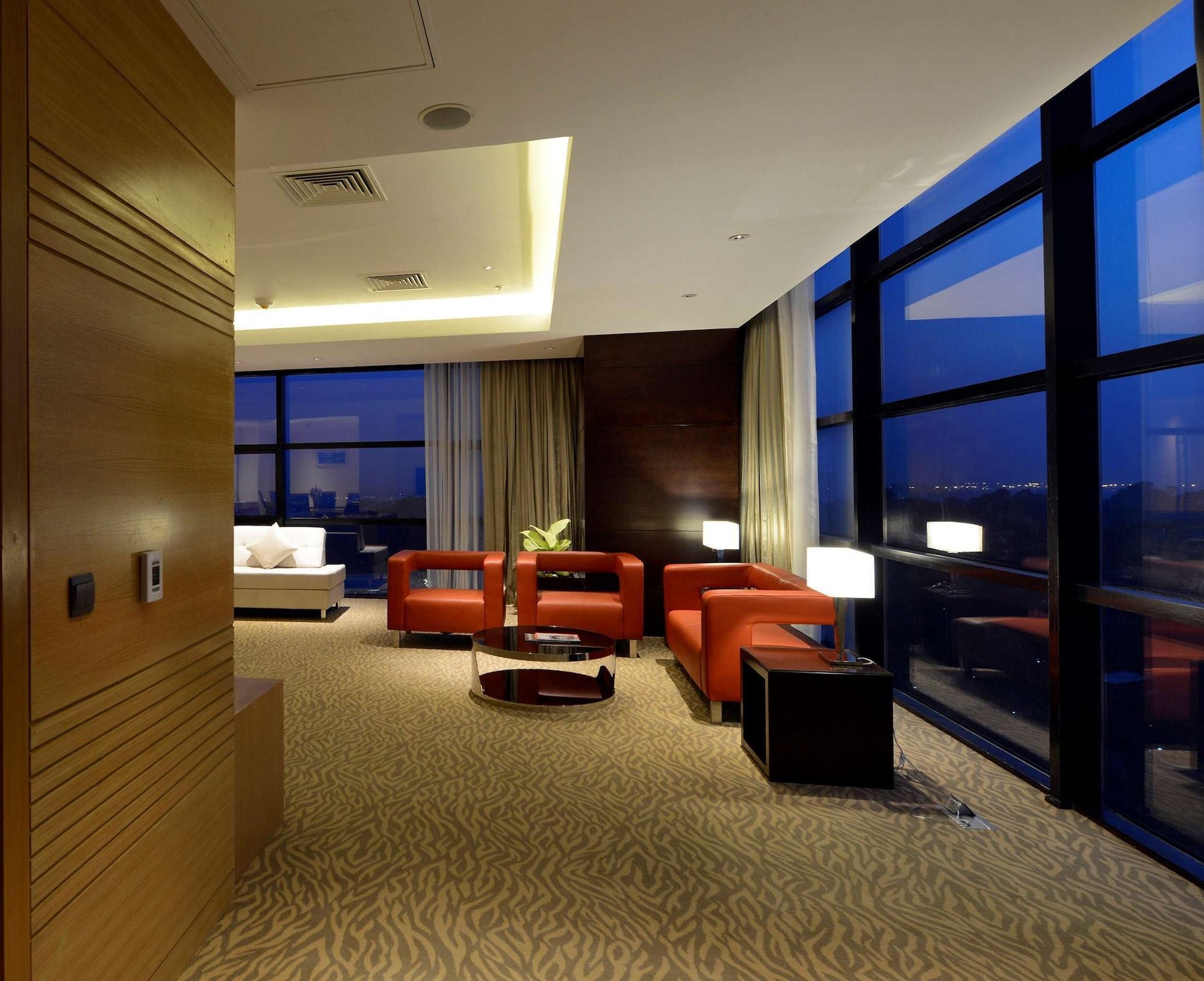 Radisson Blu Chattogram Bay View Chittagong Exterior photo