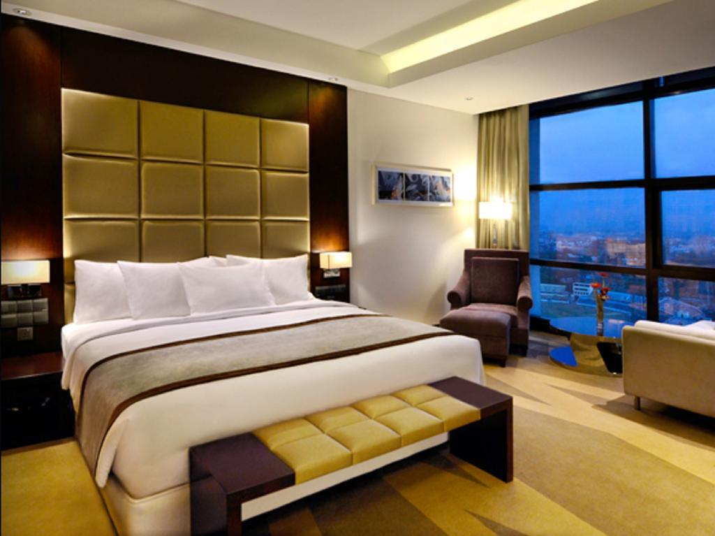 Radisson Blu Chattogram Bay View Chittagong Room photo